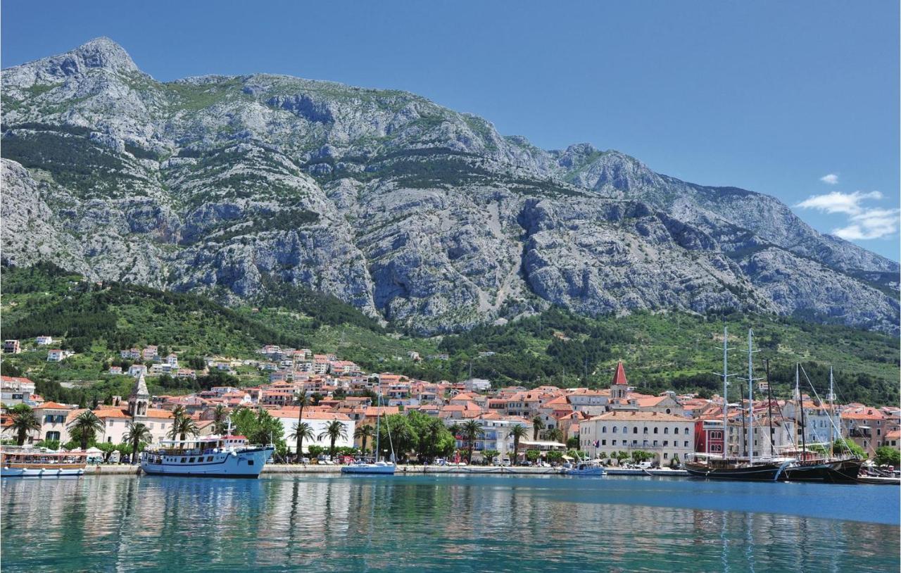 Beautiful Apartment In Makarska With Wifi Exterior photo